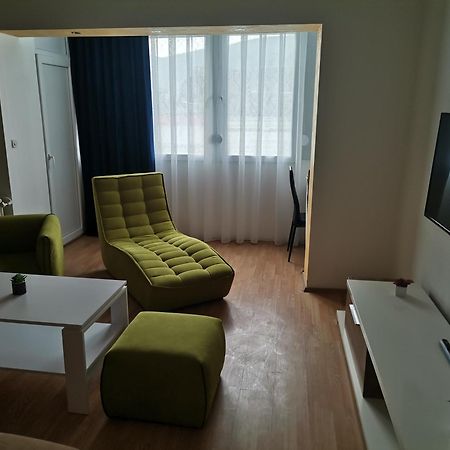 Calla 5 Apartment - Main Square, In The City Shopping Center - Parking Slot With Security And Video Camera Skopje Bagian luar foto