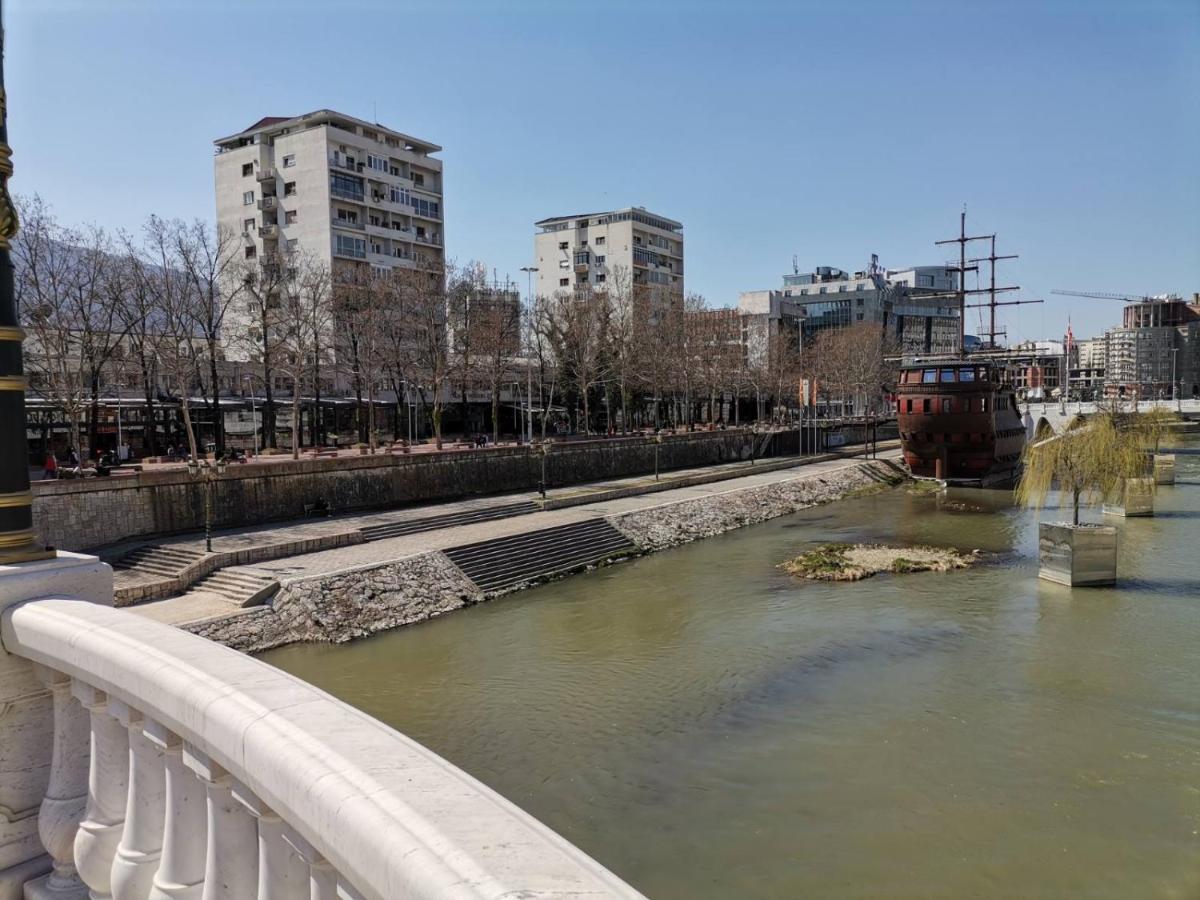 Calla 5 Apartment - Main Square, In The City Shopping Center - Parking Slot With Security And Video Camera Skopje Bagian luar foto