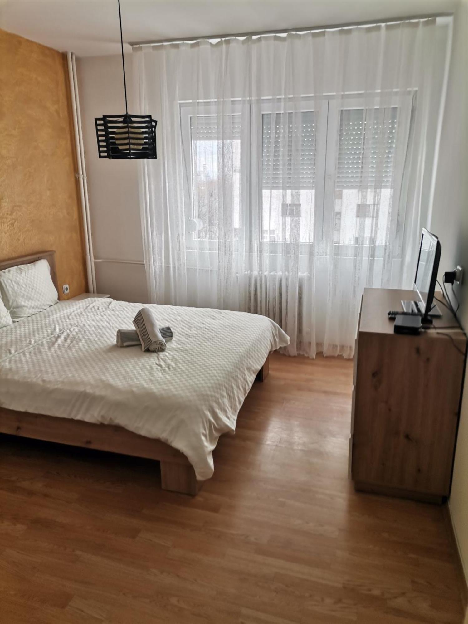Calla 5 Apartment - Main Square, In The City Shopping Center - Parking Slot With Security And Video Camera Skopje Bagian luar foto