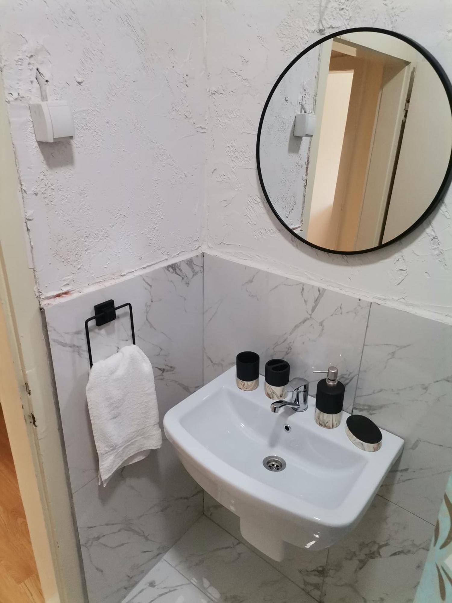 Calla 5 Apartment - Main Square, In The City Shopping Center - Parking Slot With Security And Video Camera Skopje Bagian luar foto